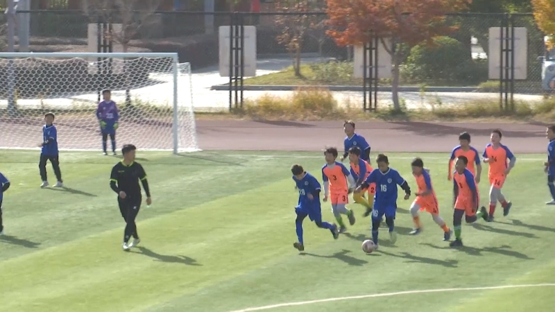 2025年泰兴市“市长杯”校园足球赛激战正酣