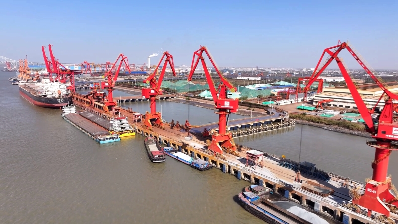 泰兴港务公司：开港五年吞吐量累计近亿吨
