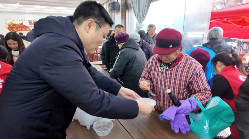 浓情腊八节 粥到暖人心