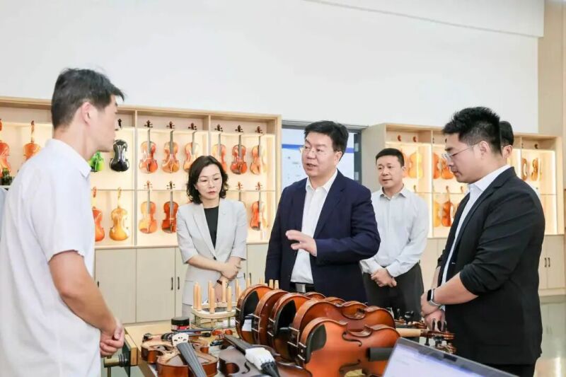 李晖在我市调研黄桥琴韵小镇建设情况