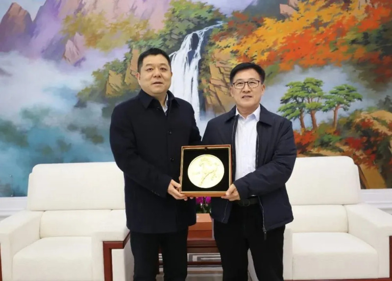 刘文荣、牛世杰走访慰问部分重点骨干企业