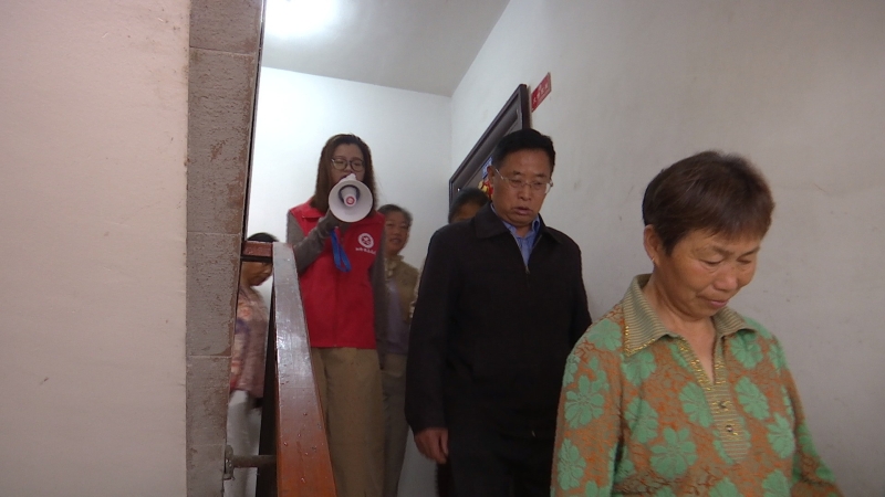 虹桥镇组织人员撤退转移防汛应急演练