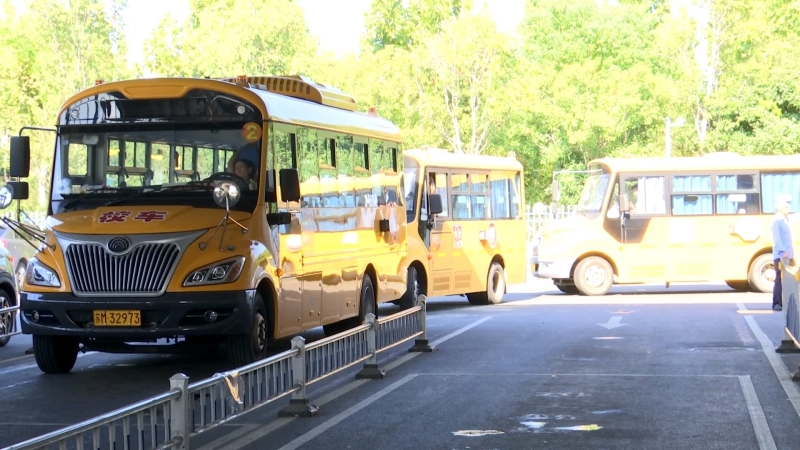 83041