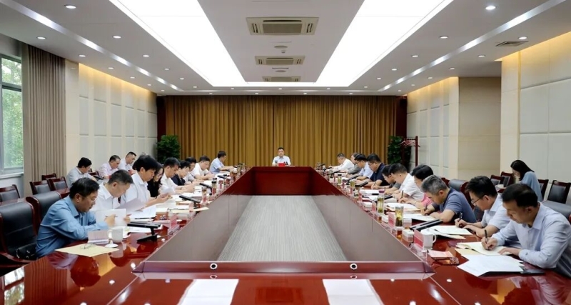 市委中心组学习会召开