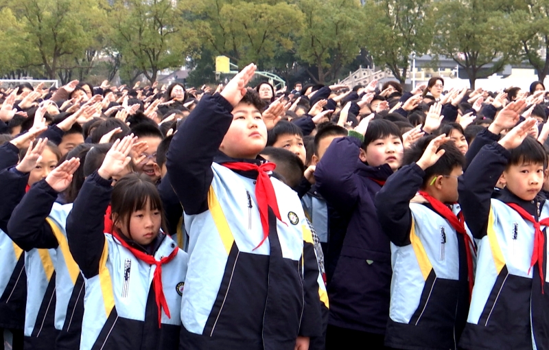开学首日 11万余名学子返校逐梦新学期