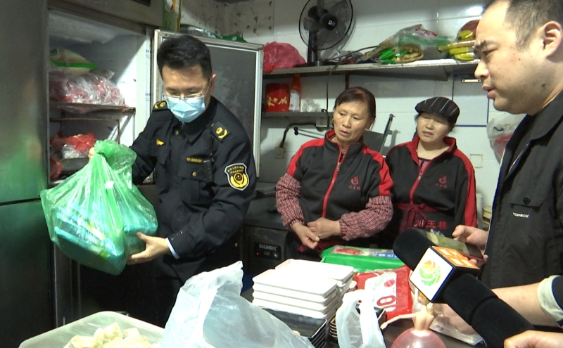 市场监管局开展网络餐饮“飞行检查”