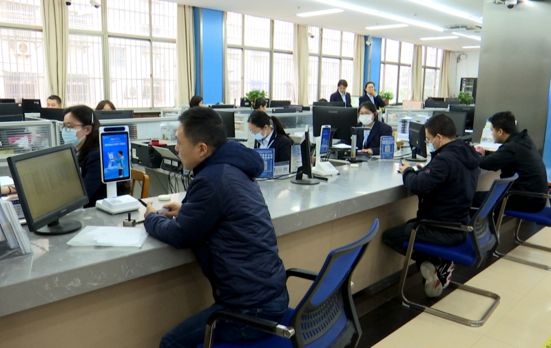 市人大常委会到市医保局开展“双走一看”活动