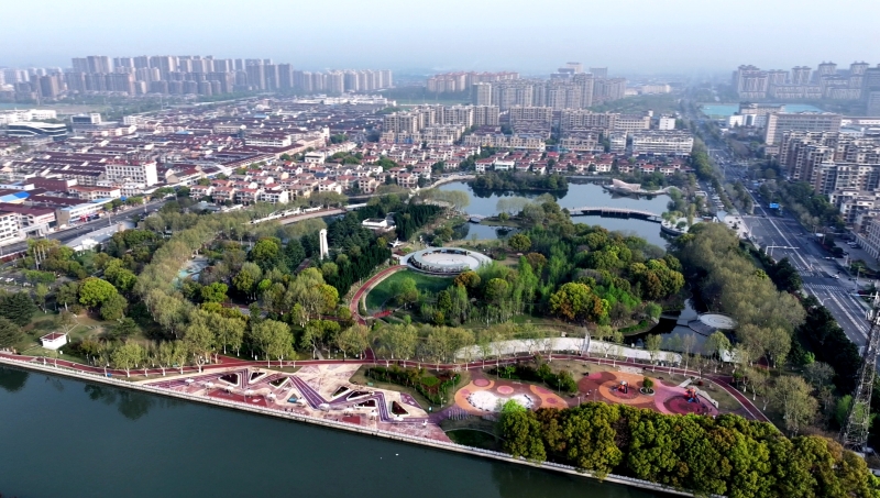 清明假期 市民畅游公园享春日美景