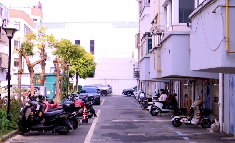 老旧小区“出新” 居民幸福感“加码”