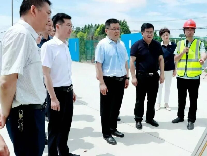 刘文荣督查城建交通项目