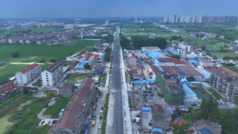 城市更新 国庆西路开启“美颜模式”